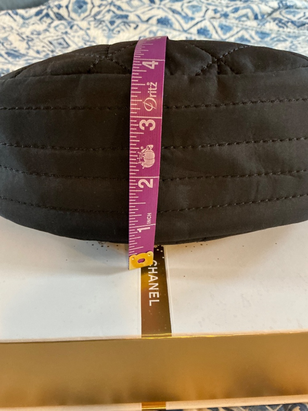 Travelon Boho Cresent Crossbody - Picture 8 of 14